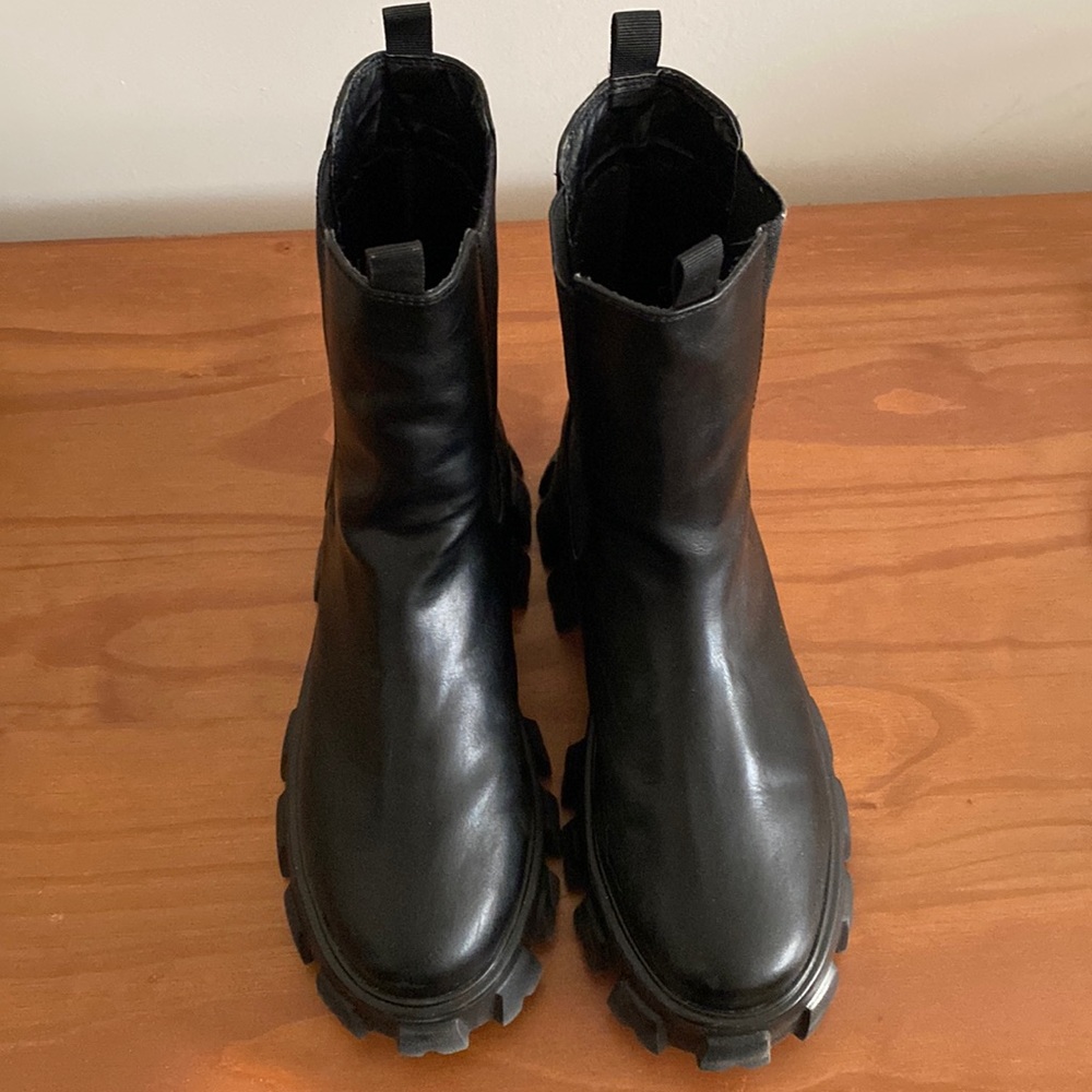 Brand new Princess Polly Lindsay ankle Boots! Size 8